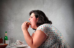 Ожирение, провоцируя инсульт, помогает выжить после него